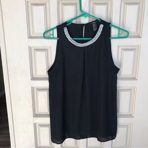 Forever 21 black creek pull over can keyhole back front pleat, embellished SzS